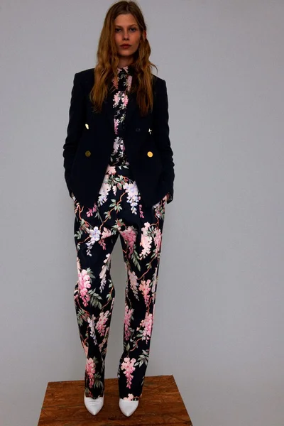 Look 10